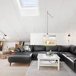 5 Bedroom Cozy In Hejls