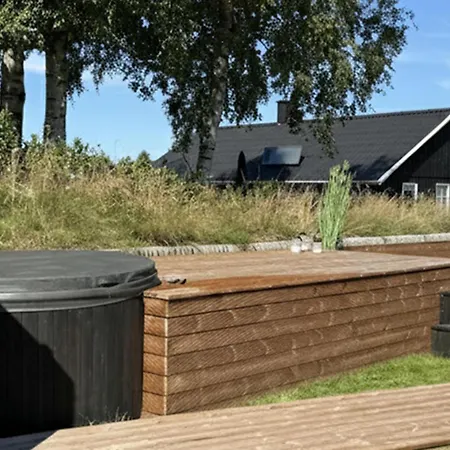 Holiday home 5 Bedroom Cozy In Hejls